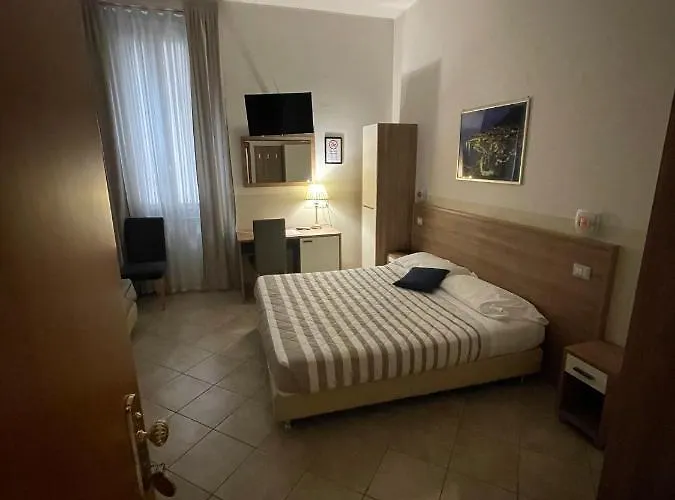 Ξενοδοχείο Montecarlo 3*