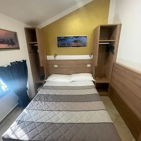 Szálloda Montecarlo 3*